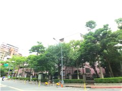 鄰近文心花園廣場社區推薦-誠一國宅，位於台北市松山區